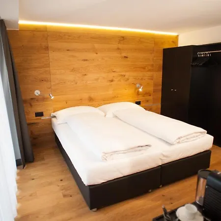 Elite Alpine Lodge - Apart & Breakfast Saas-Fee Room photo