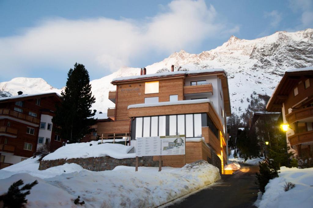 Elite Alpine Hotel 4*